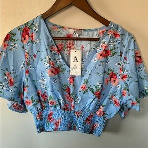 NWT AZ-Woman’s Floral Blouse in Blue Green Red Midriff Sz S/M